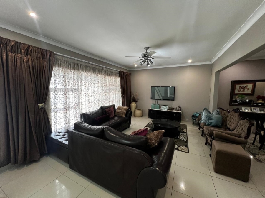 8 Bedroom Property for Sale in Abbotsford Eastern Cape